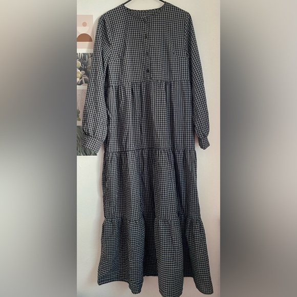 Dresses & Skirts - ‼️SOLD‼️Black and Gray Checkered Dress